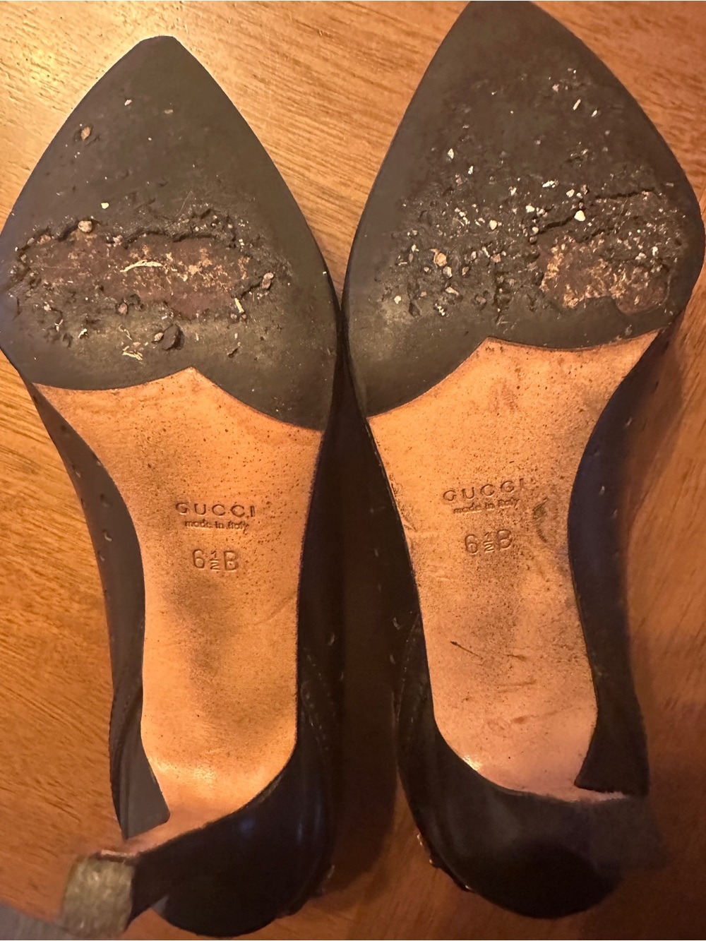 Gucci Black Pointed Toe High Heels with Silver double G - Picture 6 of 6